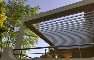 Pergola bioclimatique