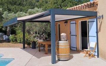 Pergola bioclimatique : tout ce qu’il faut savoir avant d’installer une pergola chez soi