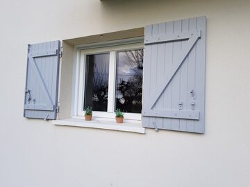 Volets Battants : Élégance intemporelle et variété de formes pour sublimer votre façade